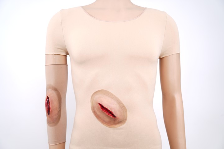 Wearable Debridement and Suturing Kit 